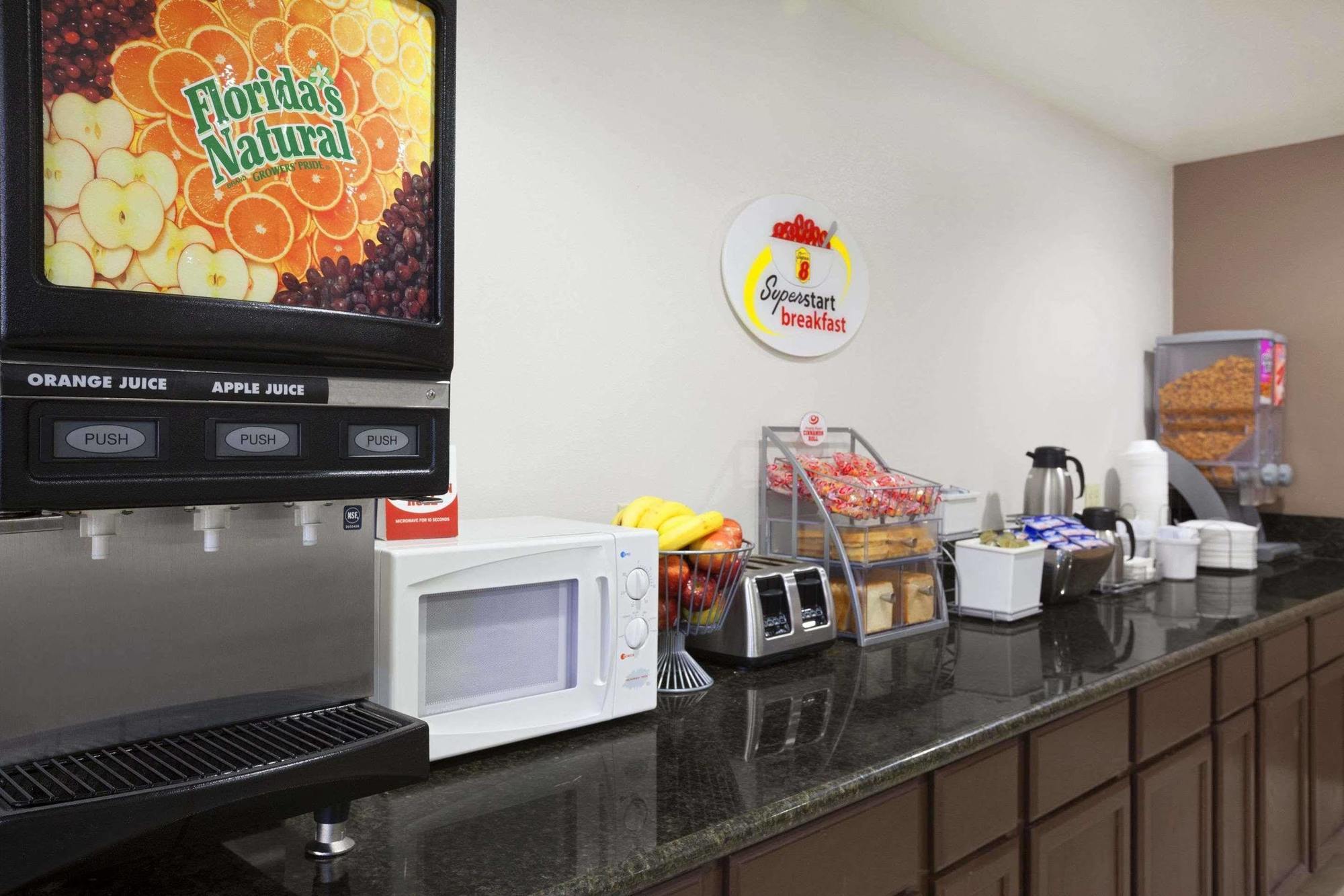 Super 8 By Wyndham Marana/Tucson Area Hotel Exterior photo